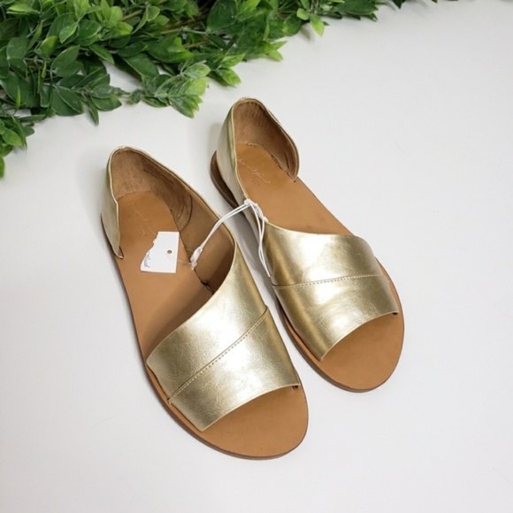 Universal Thread Shoes - UNIVERSAL THREAD Lissa Asymmetrical Slide Sandal